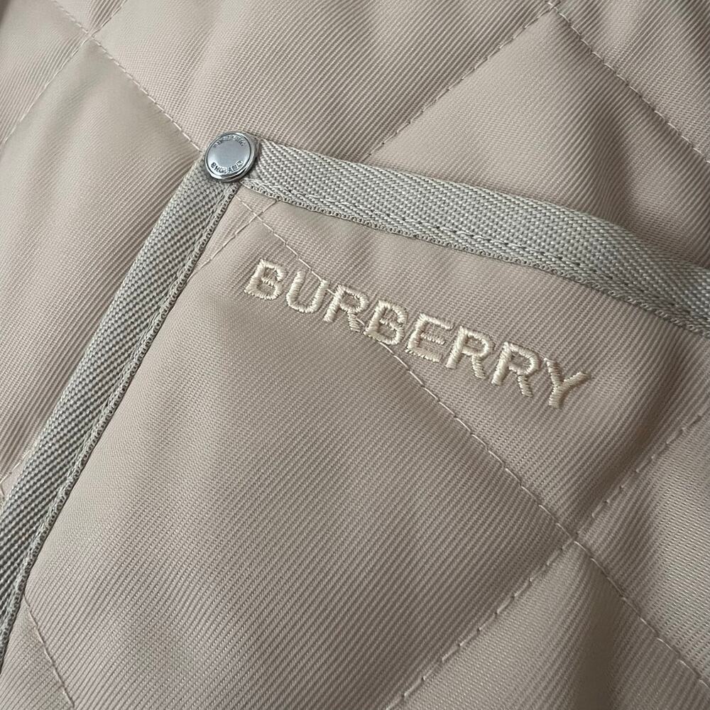 NWOT $1439 BURBERRY Quilted Country Jacket Cropped Long-Sleeve Zip Snap Neutral - Picture 4 of 14
